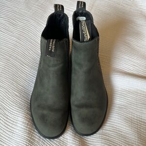 Blundstone Dark Gray Chelsea Boots
